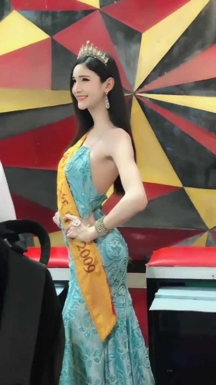 新一届泰国人妖皇后看到这颜值身为女人的我自愧不如