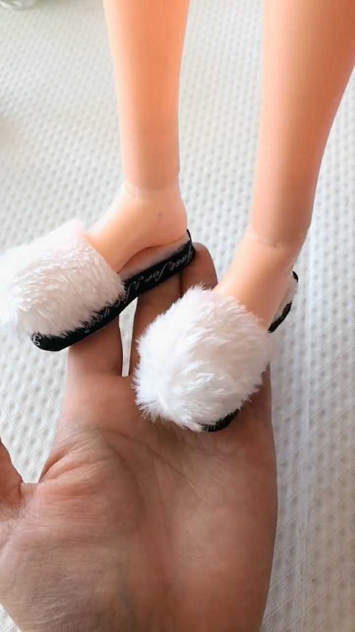 给女儿的芭比娃娃做个小鞋子不用花钱
