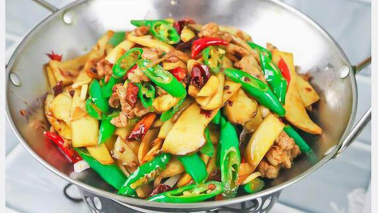 干锅杏鲍菇这样做真好吃!滑嫩鲜香,下酒又下饭