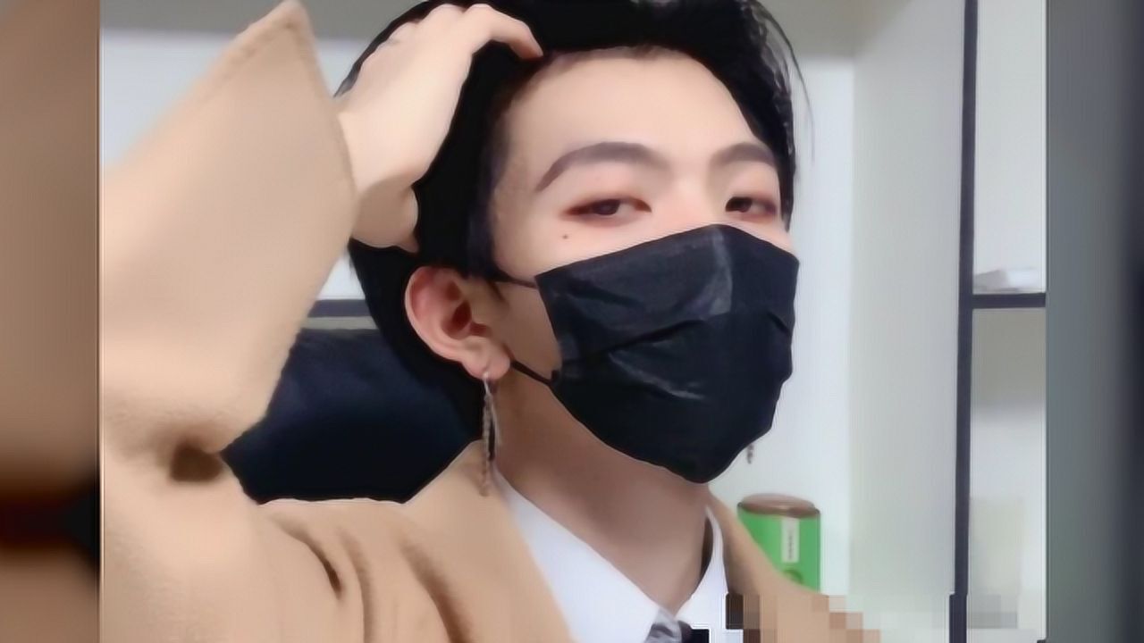 七鹤大人晒与女友合照,看到他女朋友之后,这是迪丽热巴