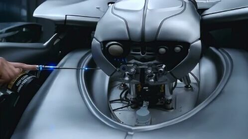 终结者3美女机器人控制了天网机器人开始反扑人类