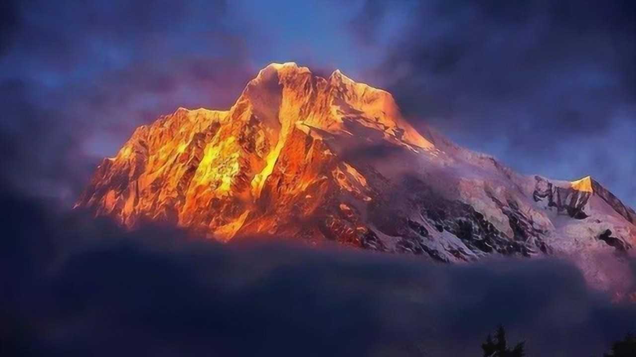 村民上山采药发现一座金山村中随处都可以捡到黄金