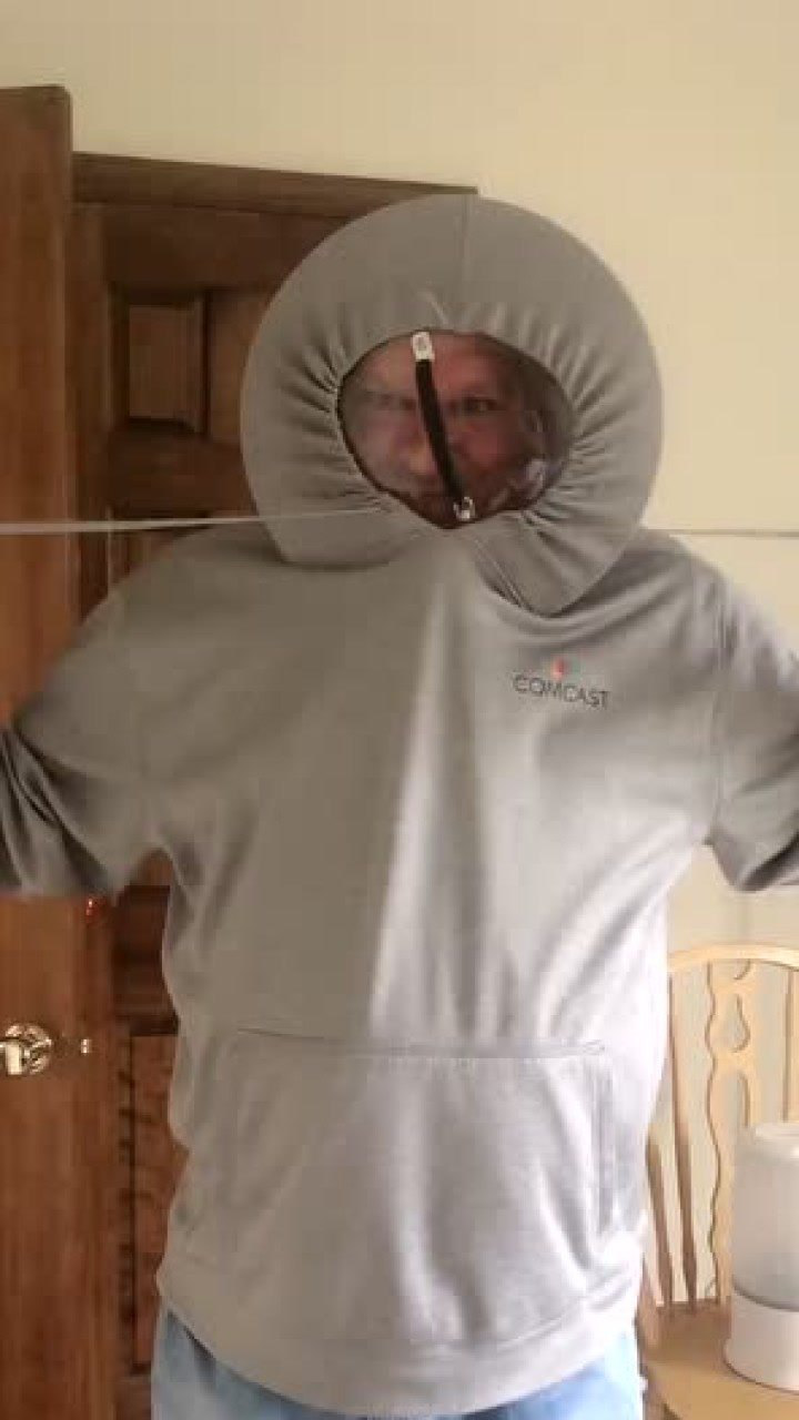 大千世界无奇不有美国居民用锅盖制作防毒面罩这也太有才了吧