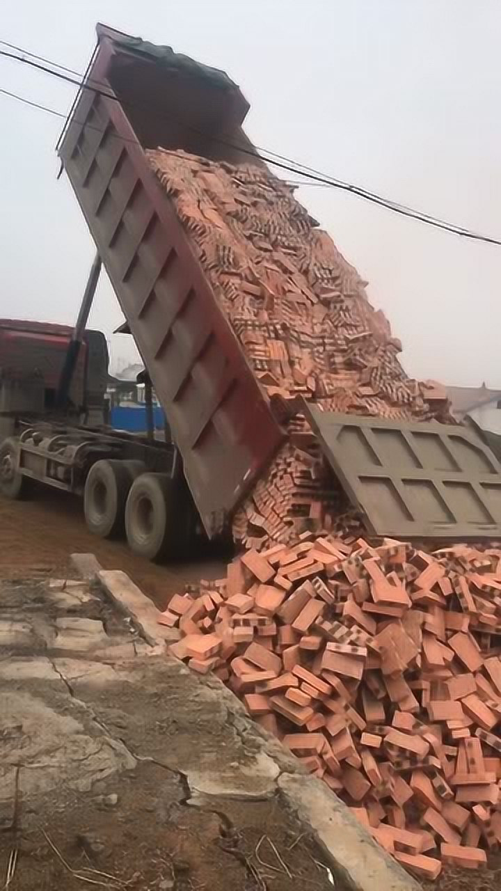 我想知道这砖头哪里可以买到,真想买一车回家,质量太好了