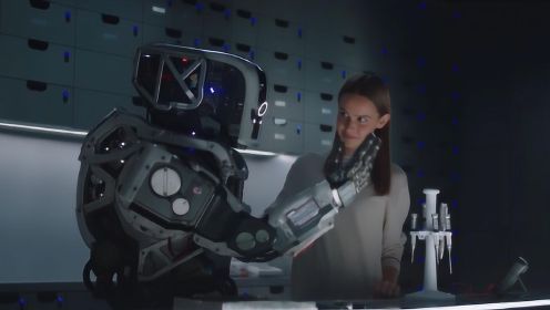 科幻猛片《吾乃母亲》，机器人负责培育优秀人类，不完美就被焚烧