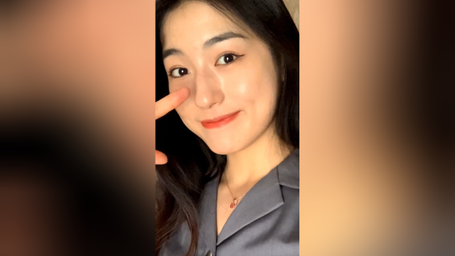 初中时的郭雨妍,是这个样子!在球馆里,老王向她挑衅了一番!