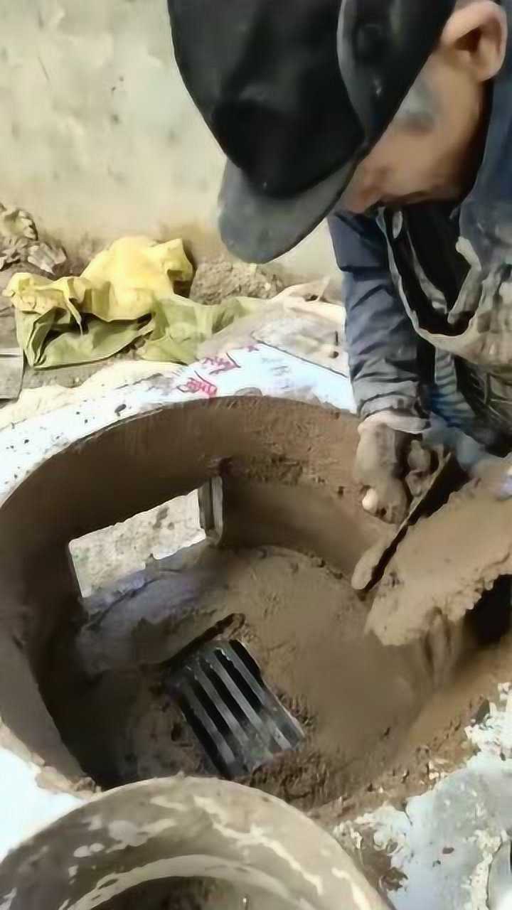 只有农村才能看到用泥巴制作的灶台麻雀虽小五脏俱全