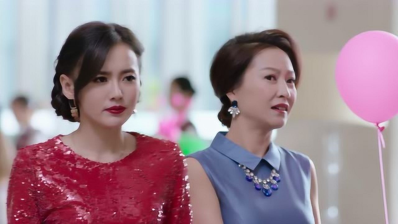 暖爱:江村给孩子办满月酒,黄嘉文跟江泊儿来到现