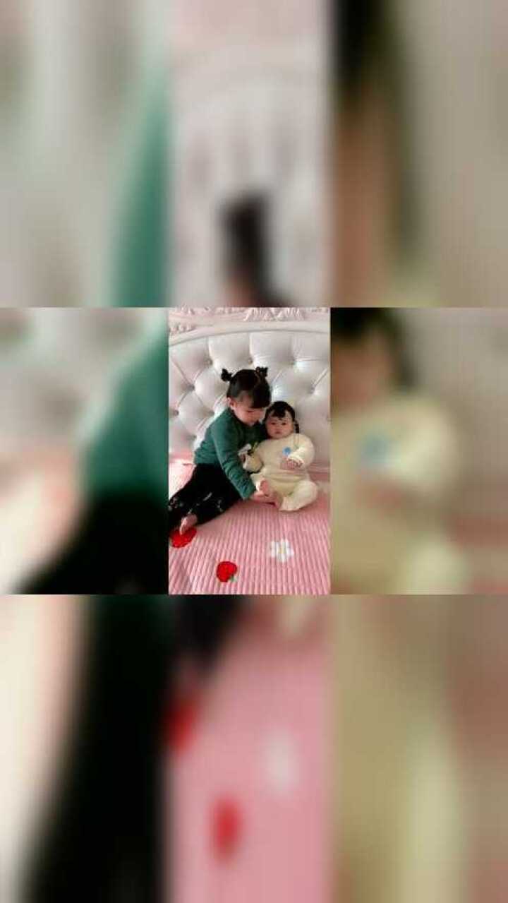 萌娃姐姐最爱闻脚丫子味道