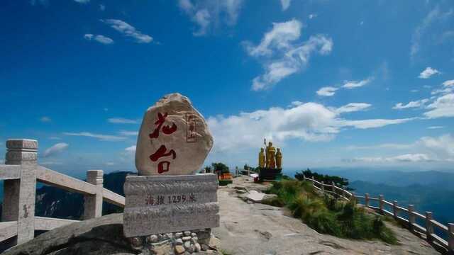 最著名的佛教名山之一,风景灵秀幽静,山间香烛缭绕