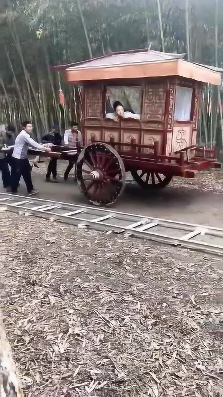 拍戏的现场电视剧里马车的戏竟然都是这样拍的