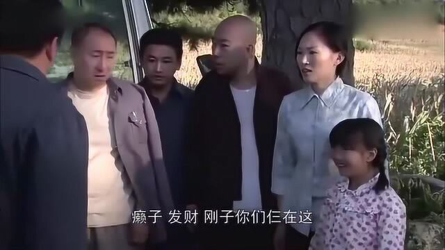 精彩片段:女人打水时不幸被打到了肚子,造成大出血,这下坏了!