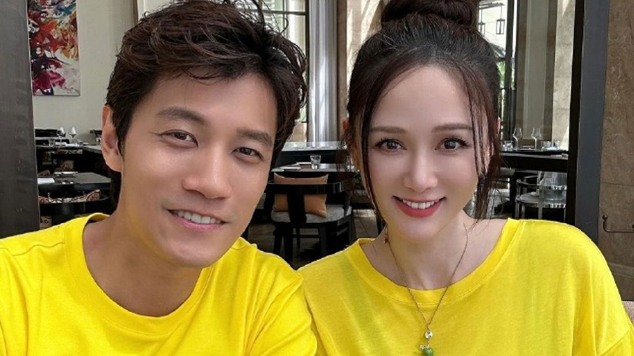 陈乔恩和老公重游定情地,穿情侣装尽显恩爱甜蜜,幸福洋溢似少女