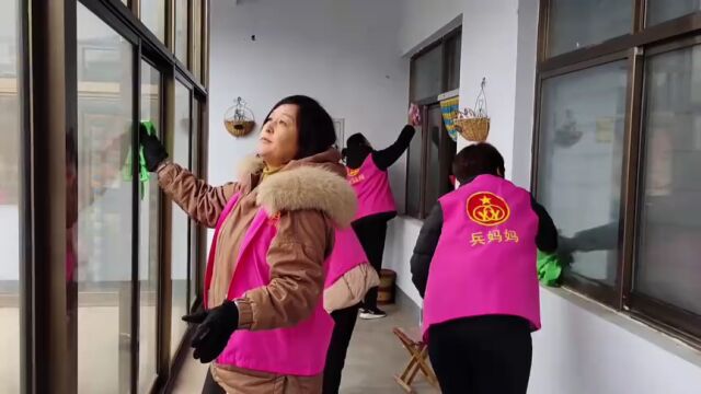 沂源县东里镇兵妈妈们学技术迎三八