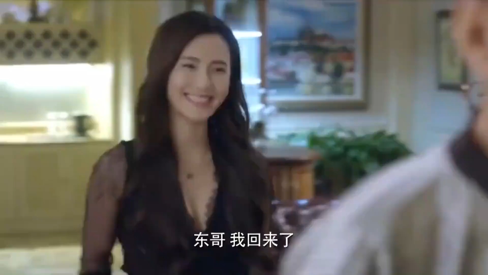 梅子姐表面风光,怎料黑老大不是人,把她折磨不成人样