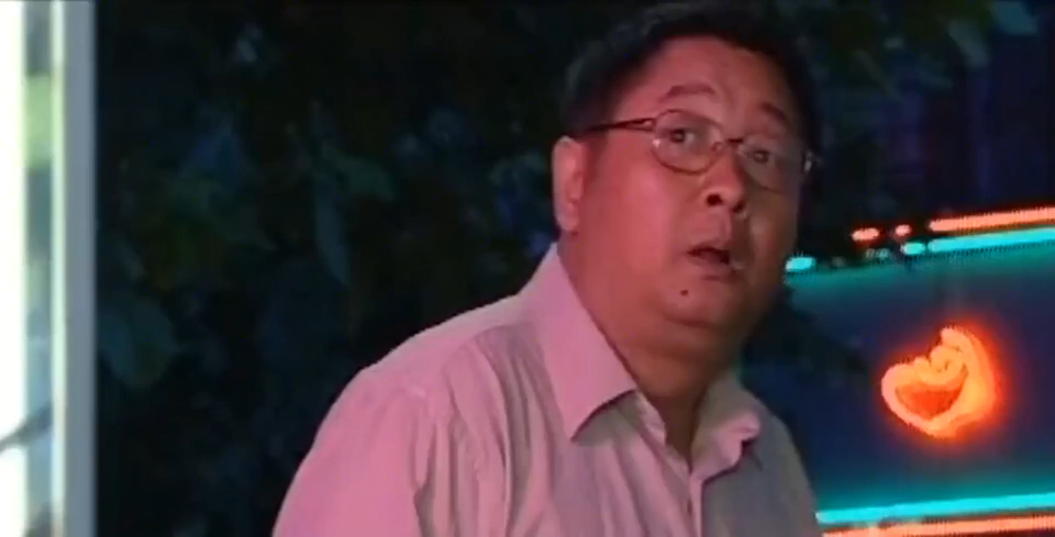 大叔理发碰到仙人跳,还被拍了照片,这下长记性了吧