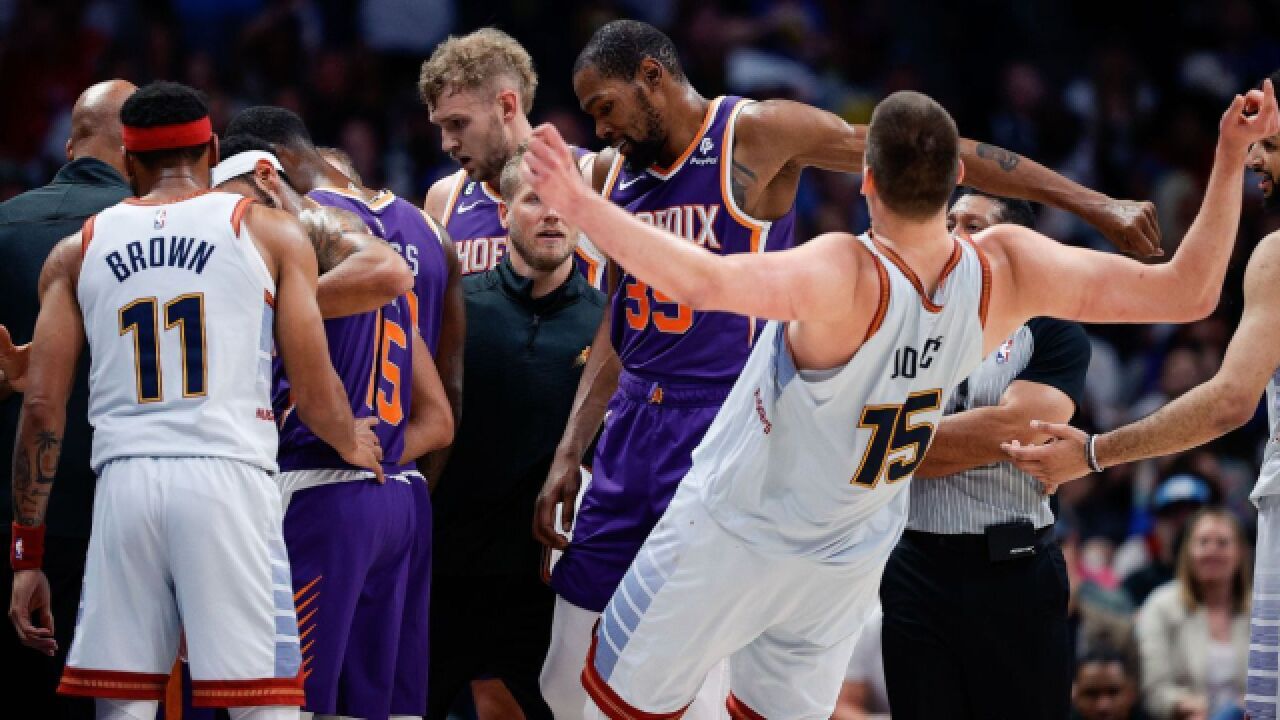 杜兰特一肘制裁约基奇偷听!盘点nba那些偷听战术名场面