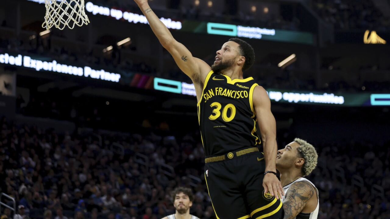 25日十佳球:哈登被锡安虎口夺食 库里遭文班亚马长臂抡帽