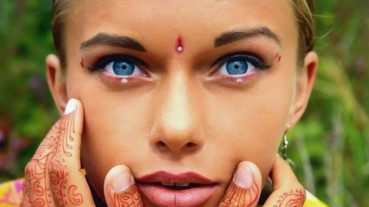 印度长"三只眼睛"的女孩,专家研究后,发现科学无法证明!