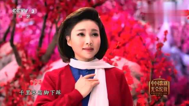 第五代江姐扮演者王莉,现场演唱《红梅赞》,歌美人美风景美!