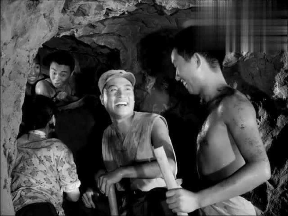 张勇手电影作品_地道战:众村民齐心协力,一同抵抗侵略者,团结就是力量!_电影_高清完整版视频在线观看_腾讯视频