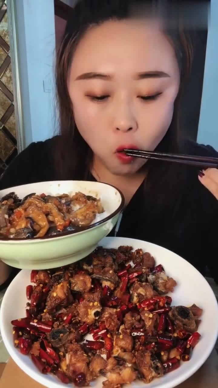 锦州大姐饭菜真丰盛顿顿离不开鱼香茄子网友真有那么好吃
