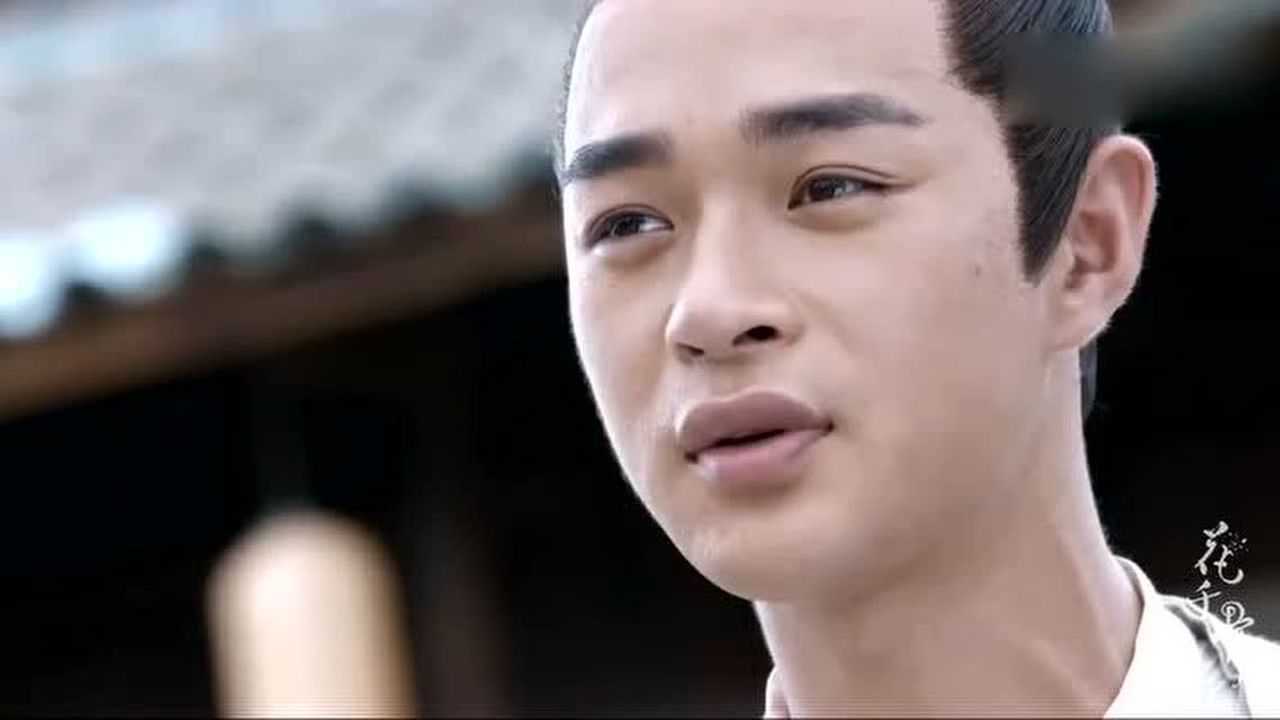 花千骨落十一把糖宝从花千骨的耳朵里揪了出来