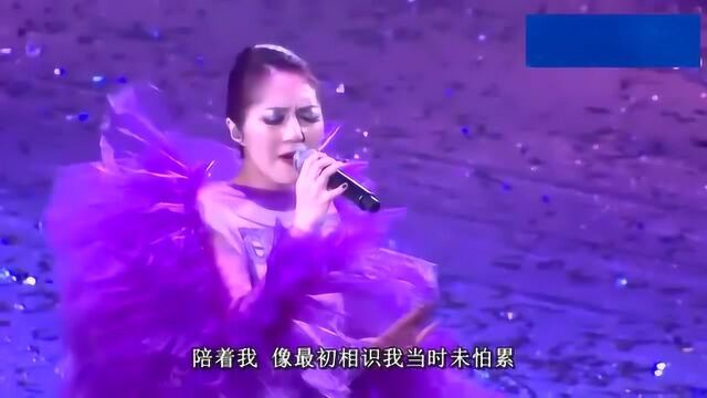 杨千嬅这首《假如让我说下去》,唱出了深夜心慌却无人知晓的感觉