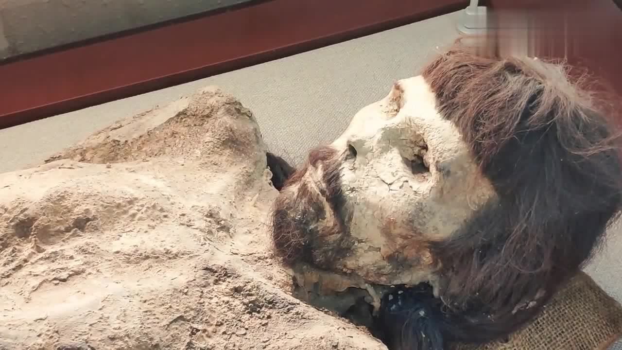 亲眼看近4000年楼兰美女干尸听刀郎作曲的我的楼兰绝配