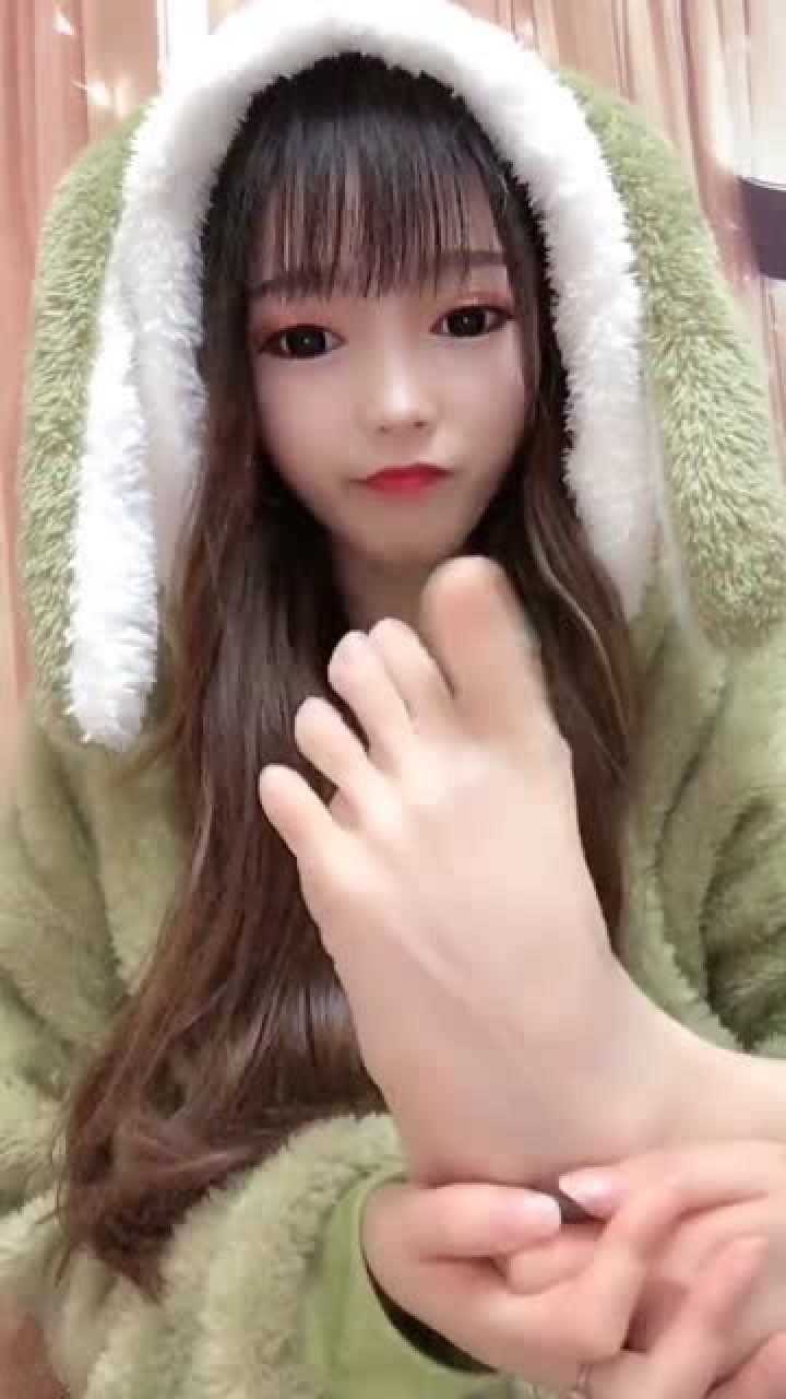 广西表妹 拳头厉害还是脚厉害?