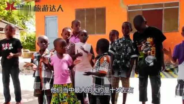 中国小伙去非洲旅游,偶遇当地小孩伸手大喊中国人,我需要钱!