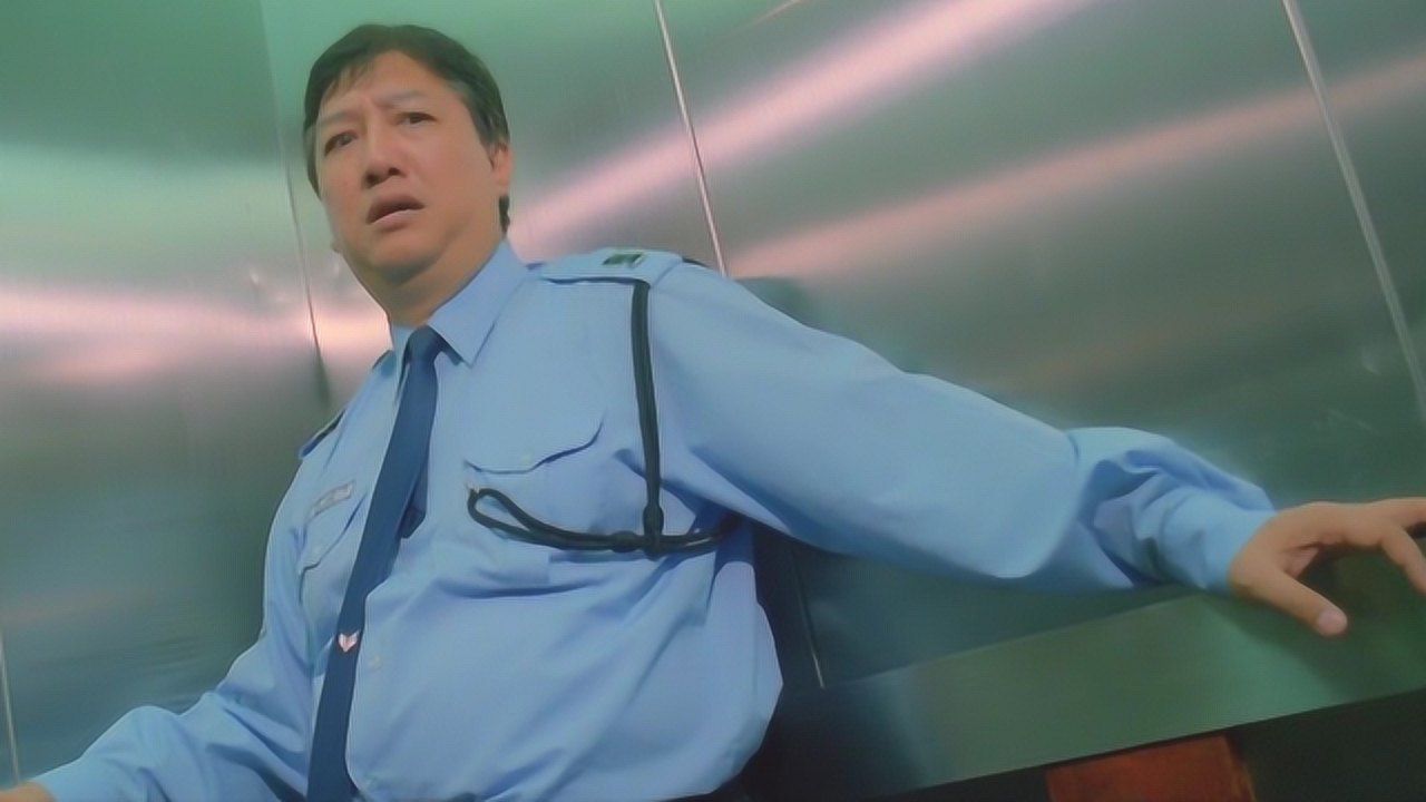 回魂夜捉鬼大师出奇招用电击把人救活被电的人却不太高兴