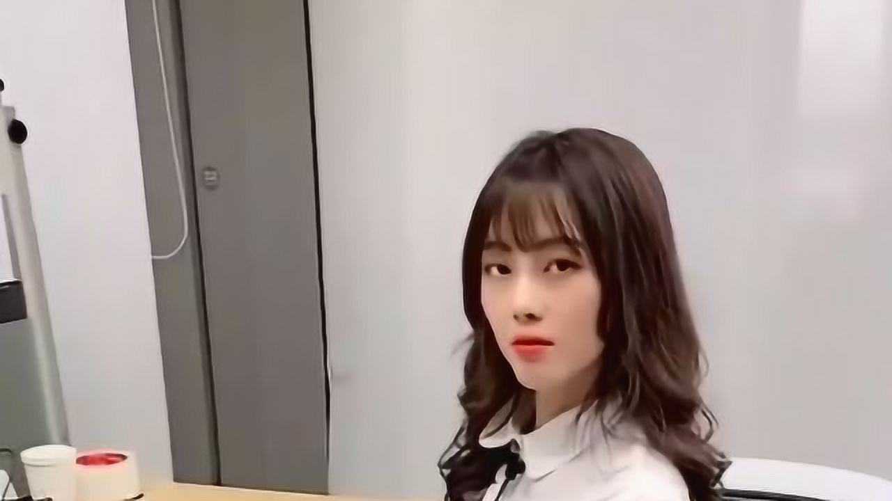 老板夸陈东缘朋友圈的照片好看陈东缘说那都是p的结果真逗