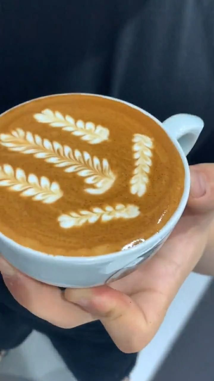 今天给大家分享一个麦穗拉花教程,颜值高还超好喝