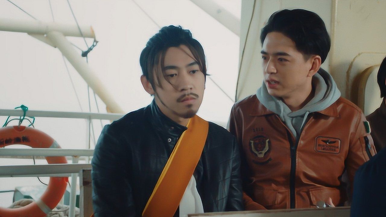 暴走兄弟精彩片段江湖骗子卖神水游客竟然付了两块钱惊呆骗子