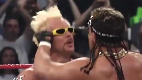 WWE：哈迪兄弟竟惨遭小啰啰吊打，真是让人大跌眼镜！