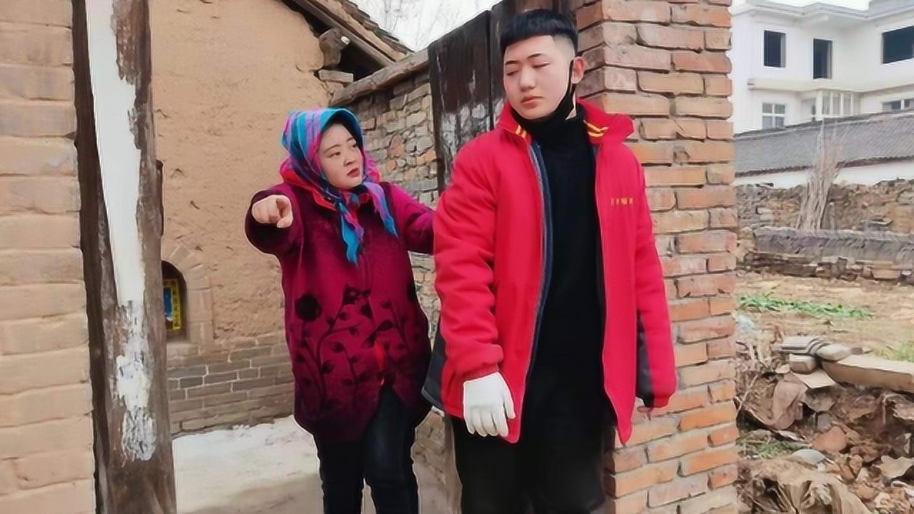 丈母娘70大寿,富女婿给10万,穷女婿空手来,丈母娘却赶走富女婿
