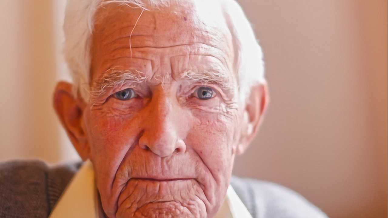 鼻毛变白是怎么回事?提醒:和这几个因素有关,可以了解一下