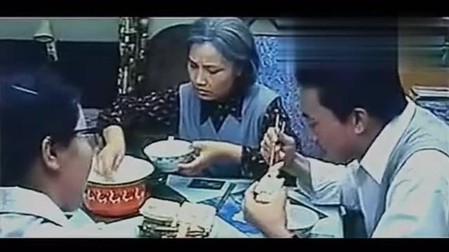 怀旧影视:1985年上海电影制片厂拍摄的喜剧《美食家》