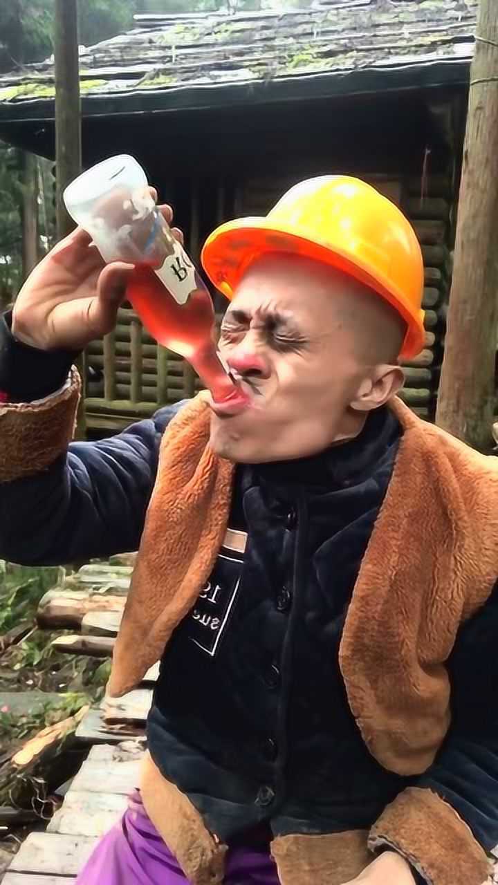 惟妙惟肖真人版光头强