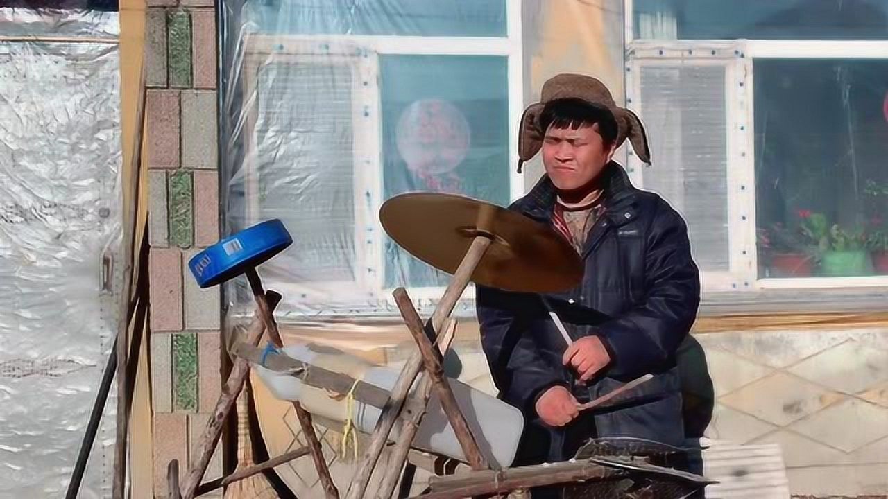 农村大哥自制架子鼓演奏刘德华经典怀旧老歌节奏动感真的超级强