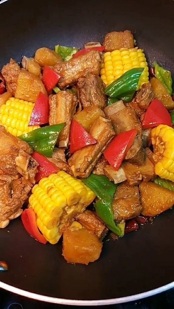 土豆玉米炖排骨,操作简单,一步一步来就能学会