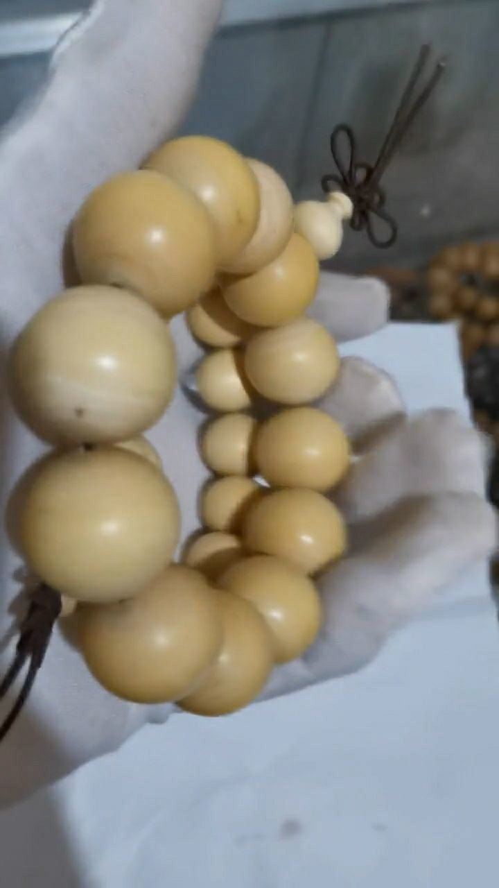 花椒木的大颗粒手串,颜色看上去比较大气_腾讯视频