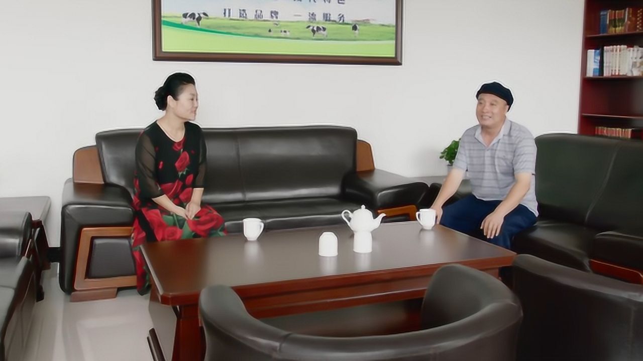 宋富贵邀请李静雯拍摄矿泉水小视频被拒绝