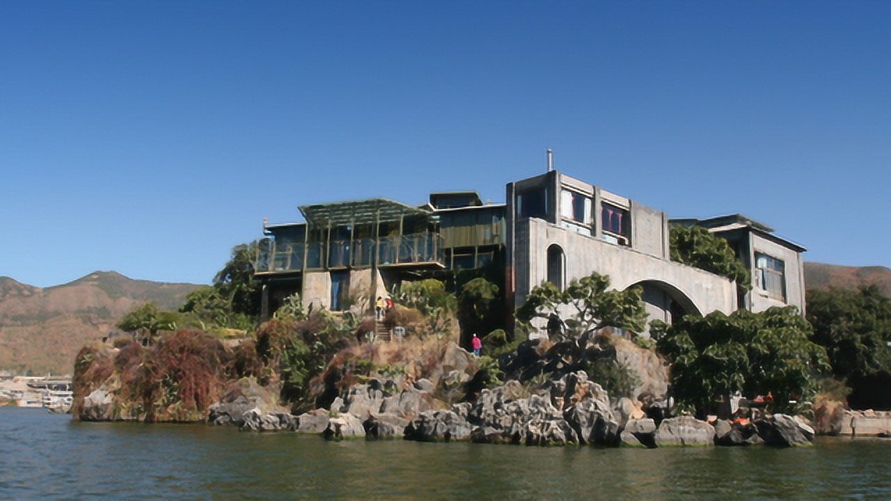 杨丽萍的豪宅月亮宫如今已被查封再好看也掩不住肮脏