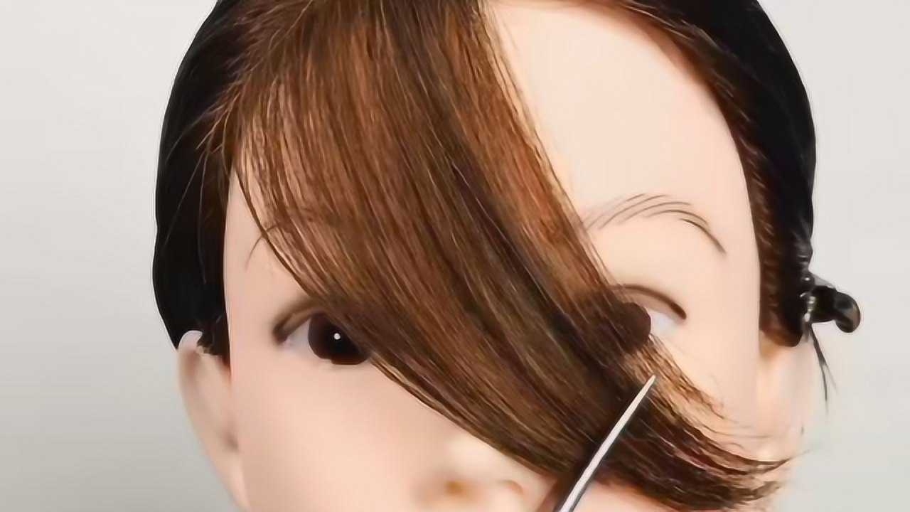 一刀教你剪斜刘海,咔咔几下就搞定,简单又好看,快学起来!