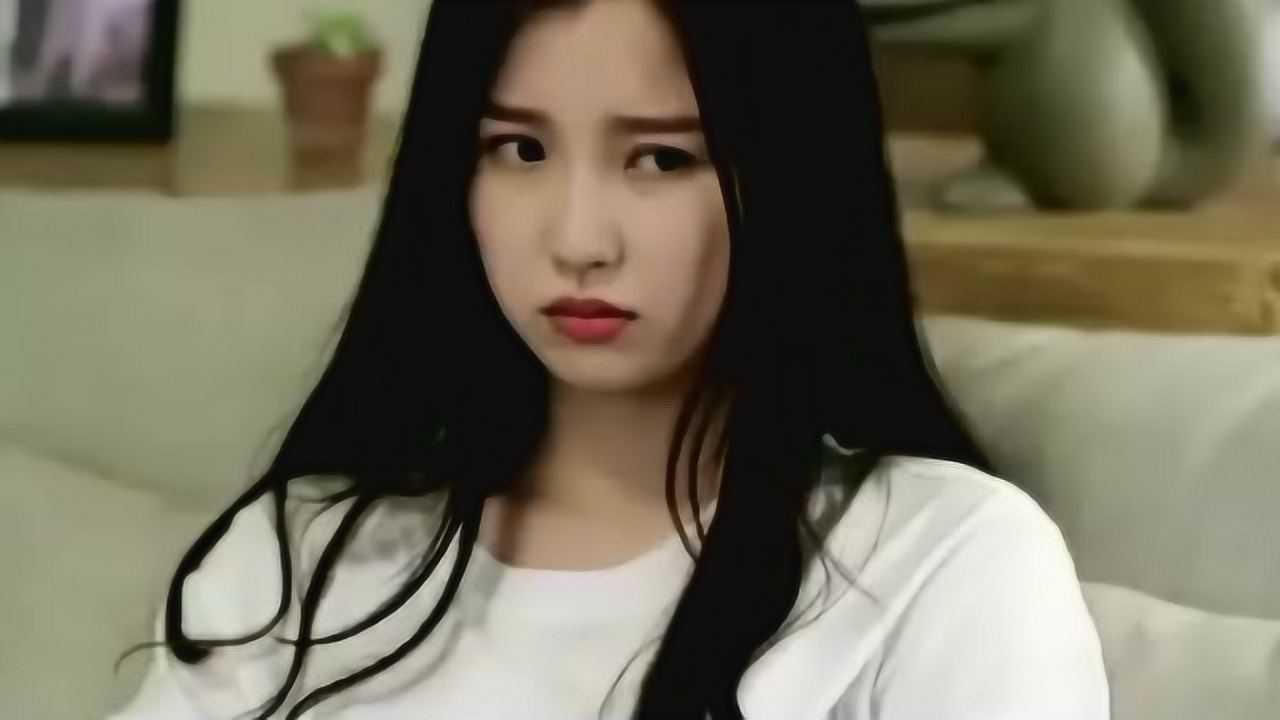 晨晨偷穿吊带裙被发现倪瑾直接和她吵了起来瞬间打成一团