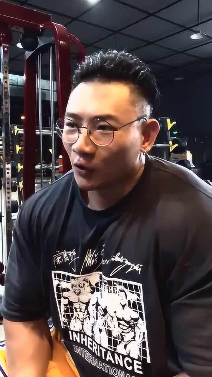 鹿晨辉你练那么大干嘛十万个为什么之解答