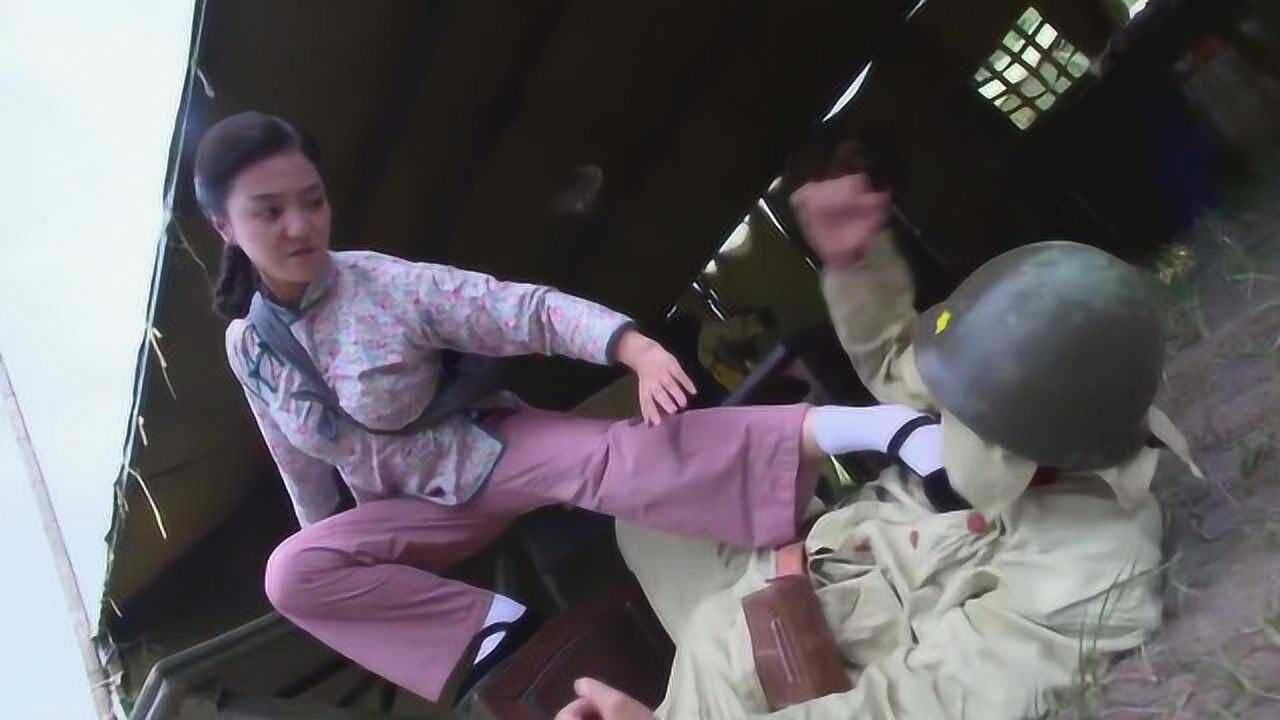 女特工腿功了得,一脚踩断小鬼子脖子,让鬼子反应不过来_腾讯视频