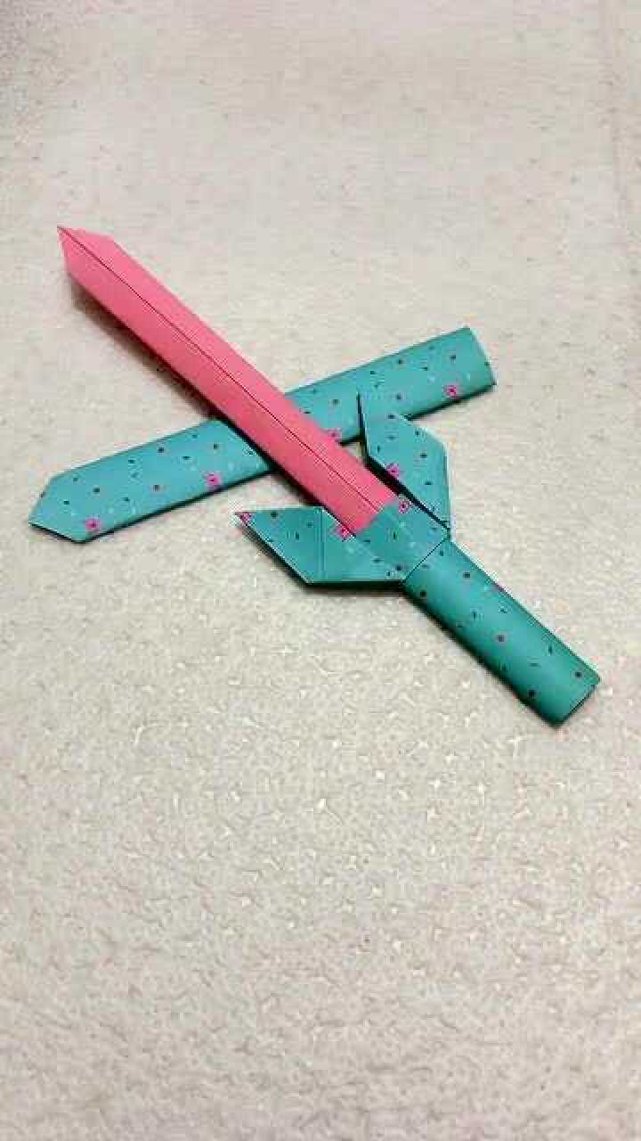 手工折纸教程这么迷你的刀剑你们觉得可爱吗